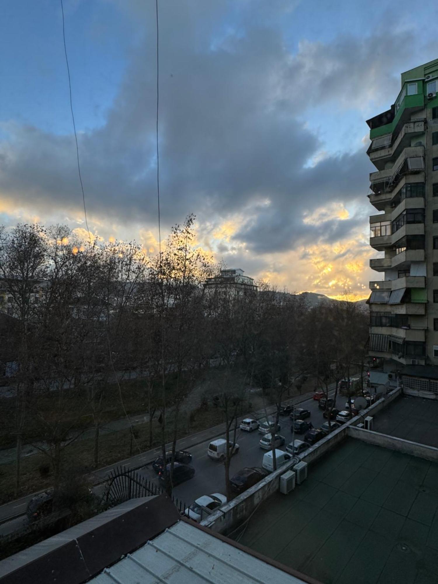Lana Riverside Apartment Tiranë Ngoại thất bức ảnh