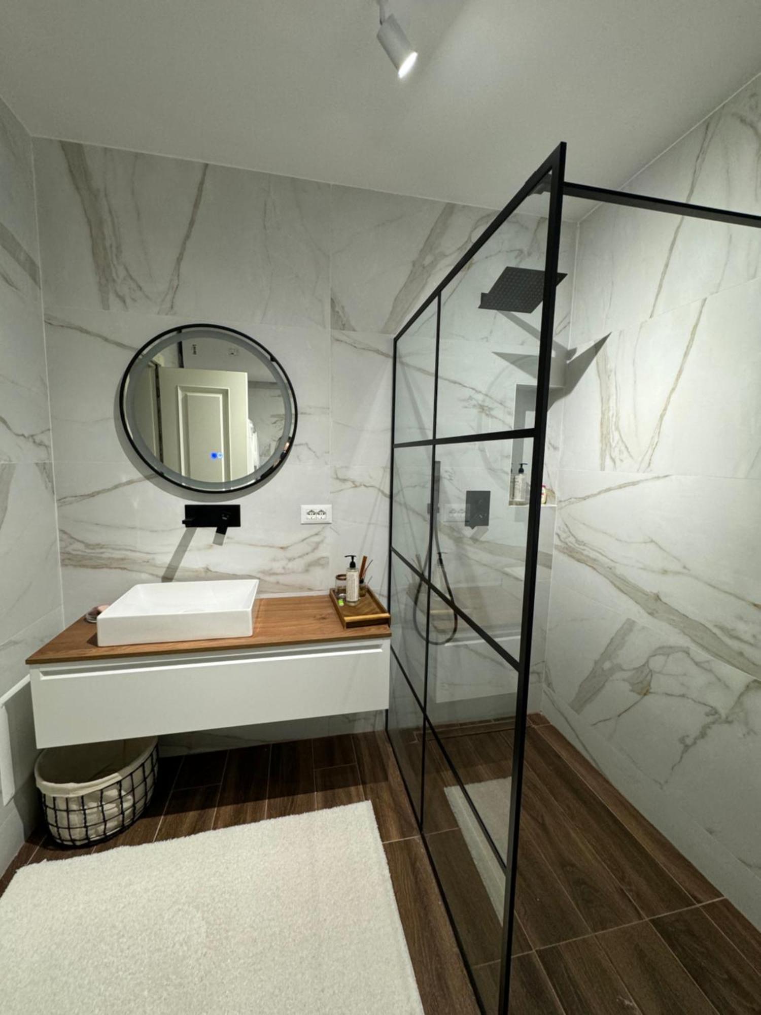 Lana Riverside Apartment Tiranë Ngoại thất bức ảnh